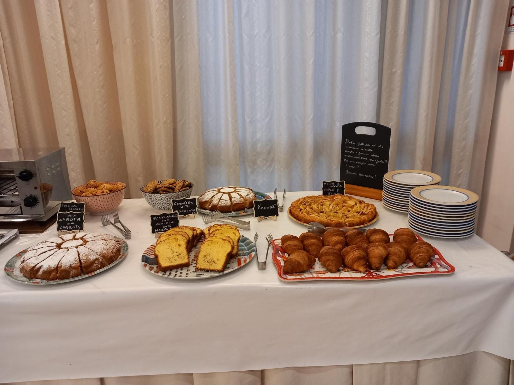 Acasamia Welchome Hotel Rimini Bagian luar foto